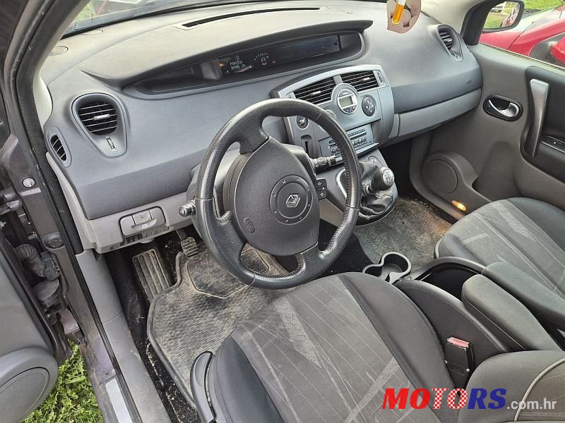 2006' Renault Megane Scenic photo #1