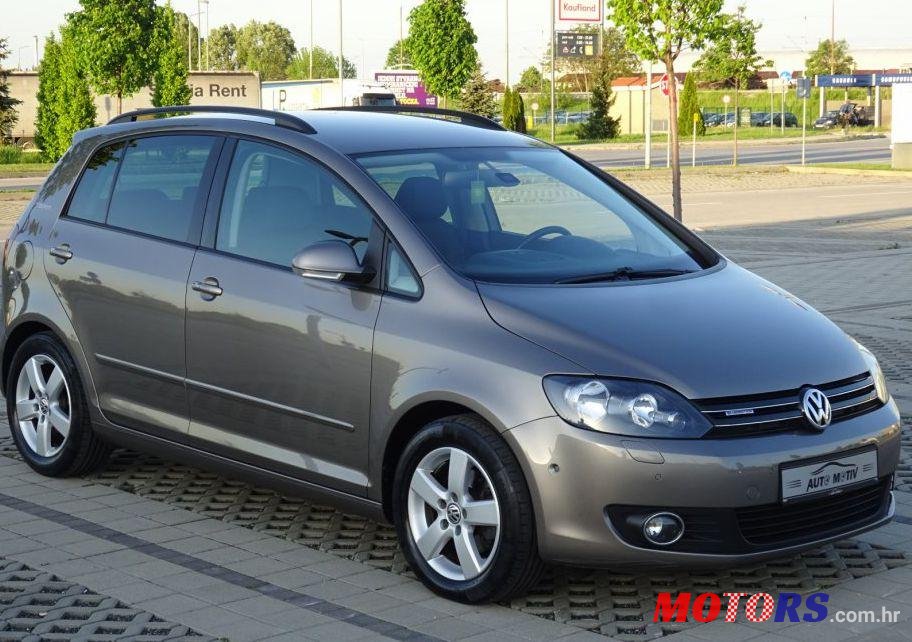 2010' Volkswagen Golf Plus 1,6 Tdi photo #1