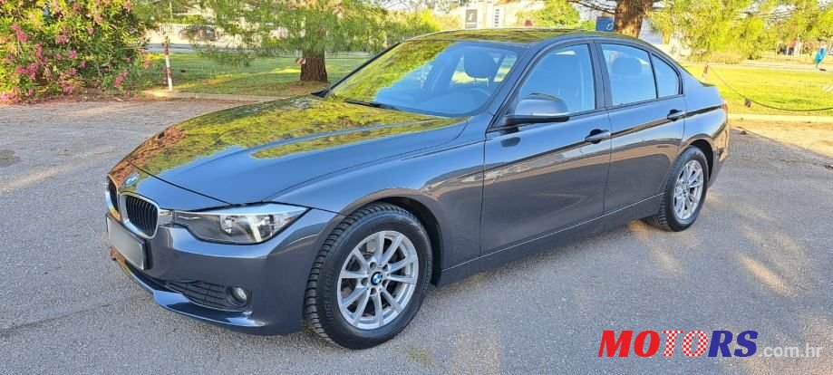 2013' BMW Serija 3 318D photo #2