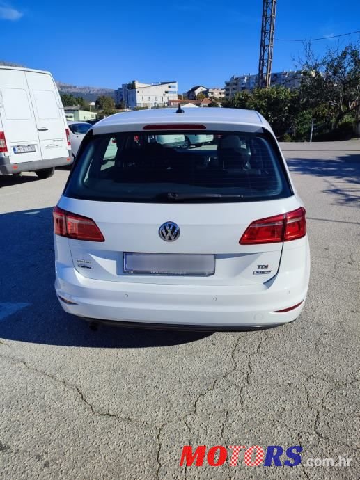 2016' Volkswagen Golf Plus photo #6