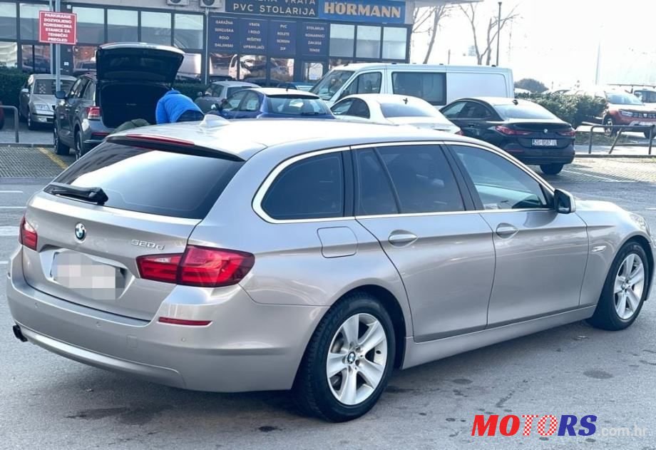 2010' BMW Serija 5 Touring 520D photo #6