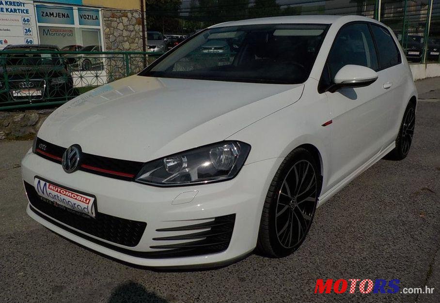 2013' Volkswagen Golf VII photo #1