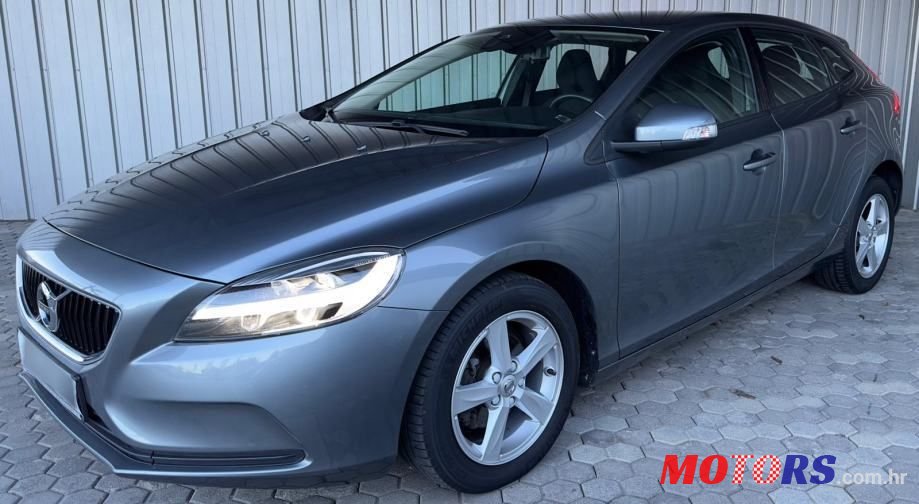 2018' Volvo V40 D2 photo #1