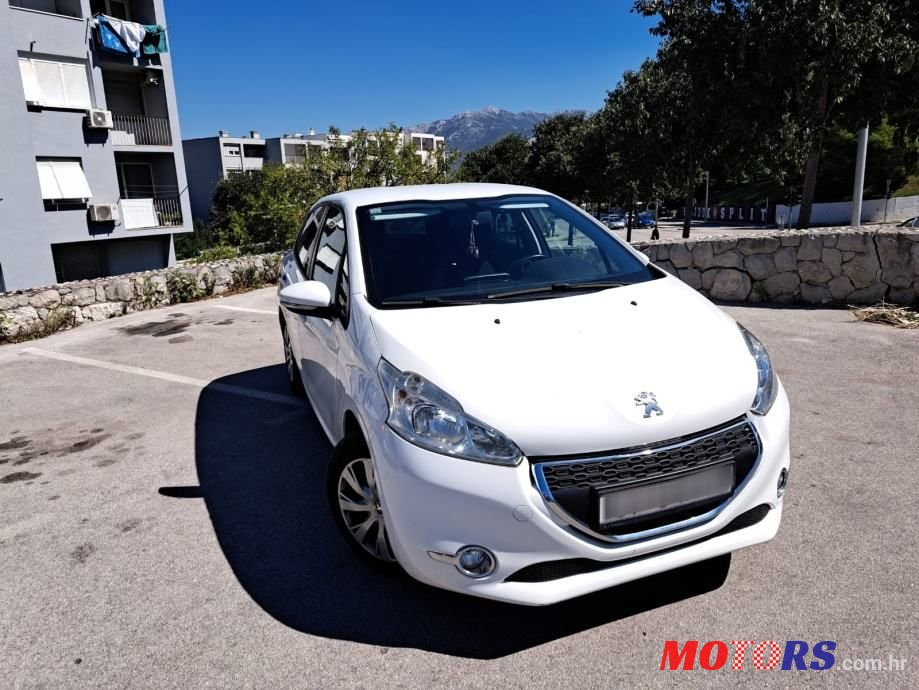 2013' Peugeot 208 1,2 Vti photo #2