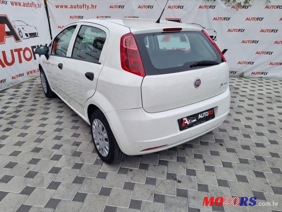 2012' Fiat Punto 1,4 8V photo #5