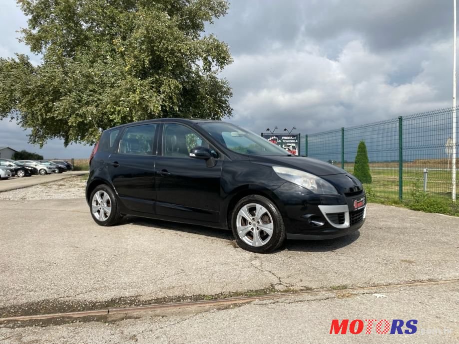 2011' Renault Scenic photo #5