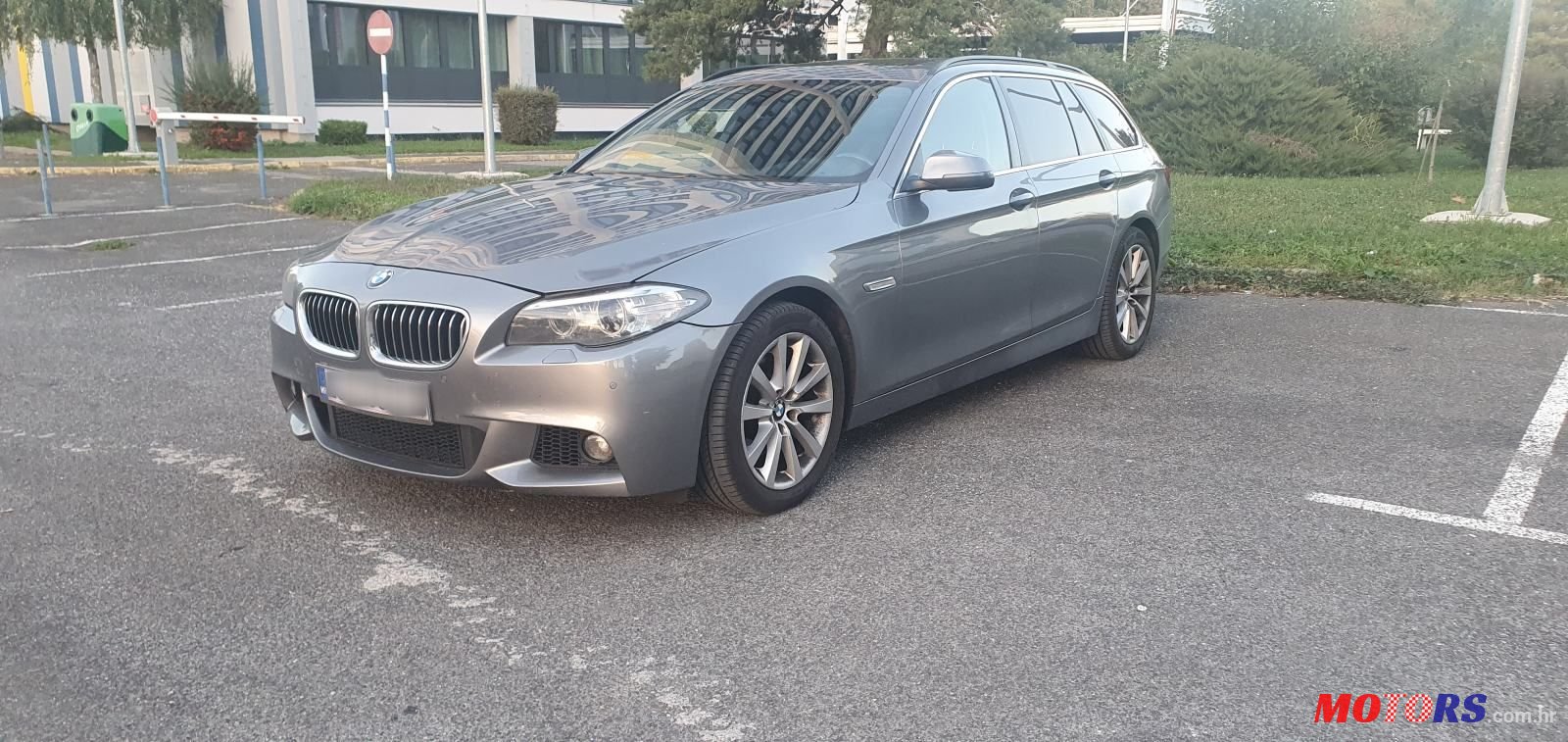 2013' BMW Serija 5 Touring 520D photo #1