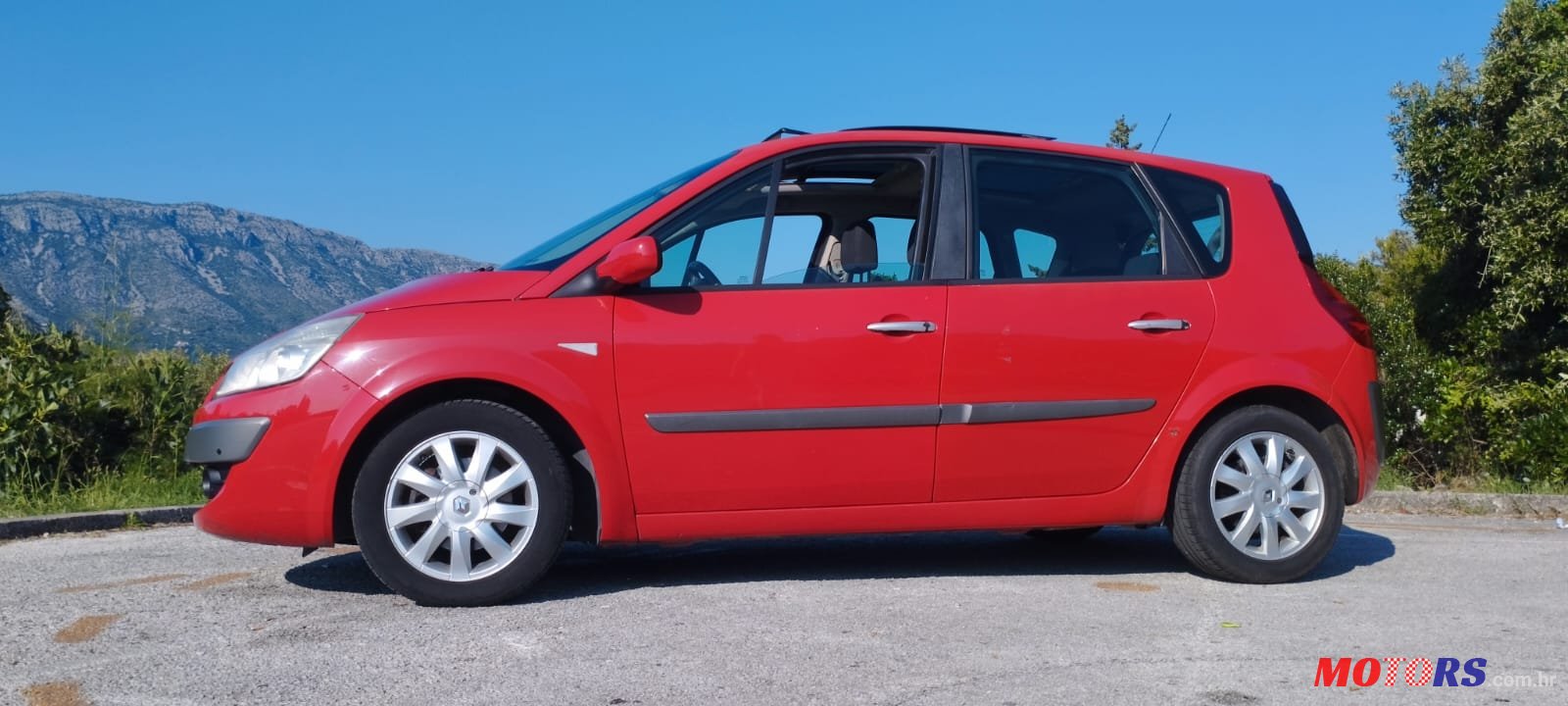 2008' Renault Megane Scenic photo #4