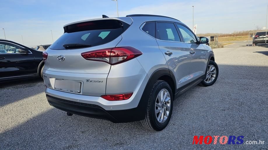 2015' Hyundai Tucson 1.7 Crdi photo #3