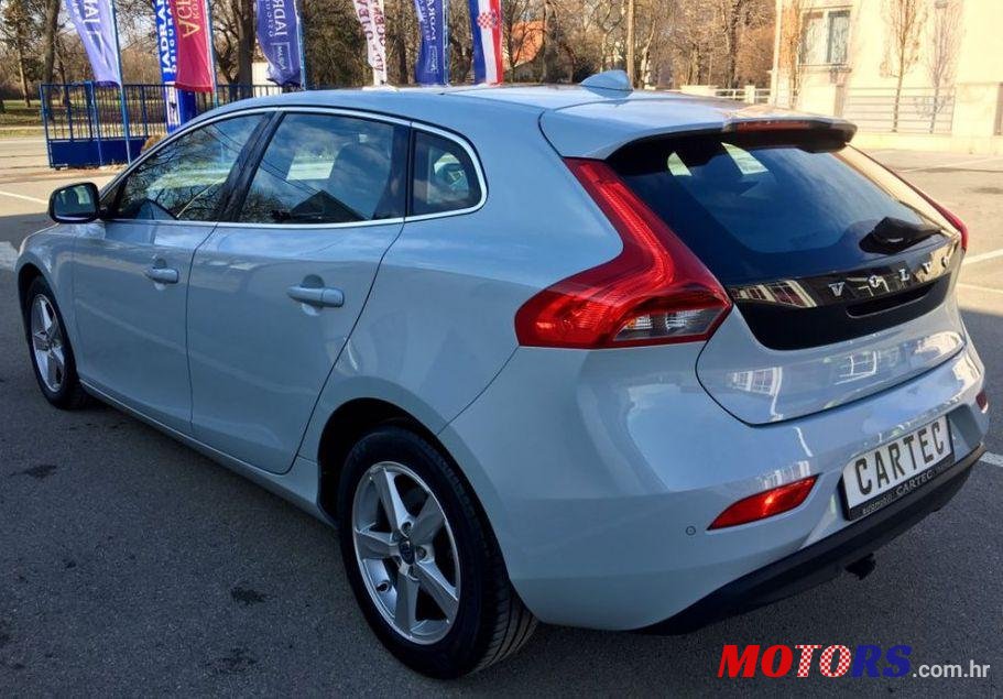 2014' Volvo V40 D2 photo #1