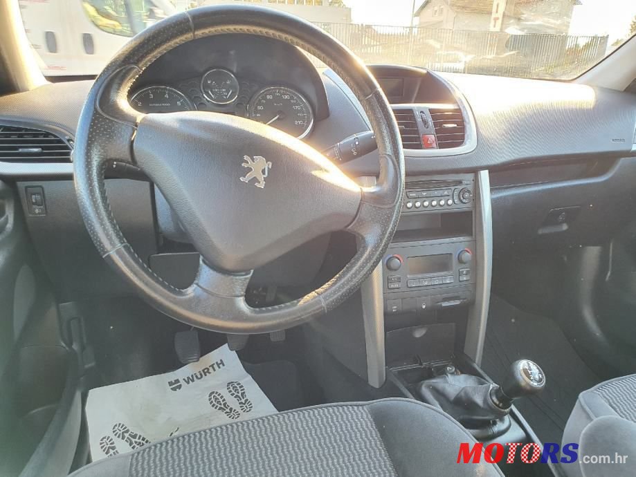 2007' Peugeot 207 1,4 16V photo #6