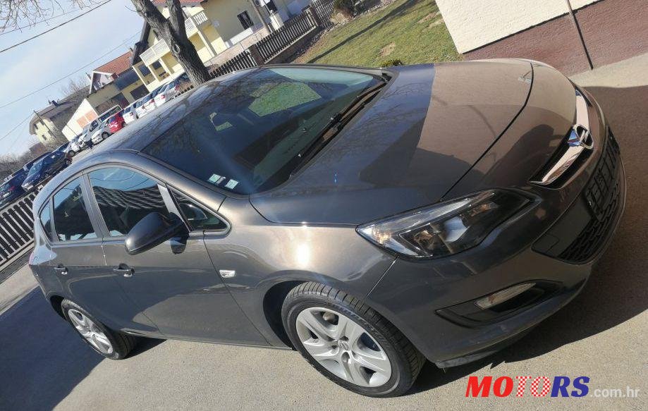 2013' Opel Astra 1.7 Ctdi photo #1