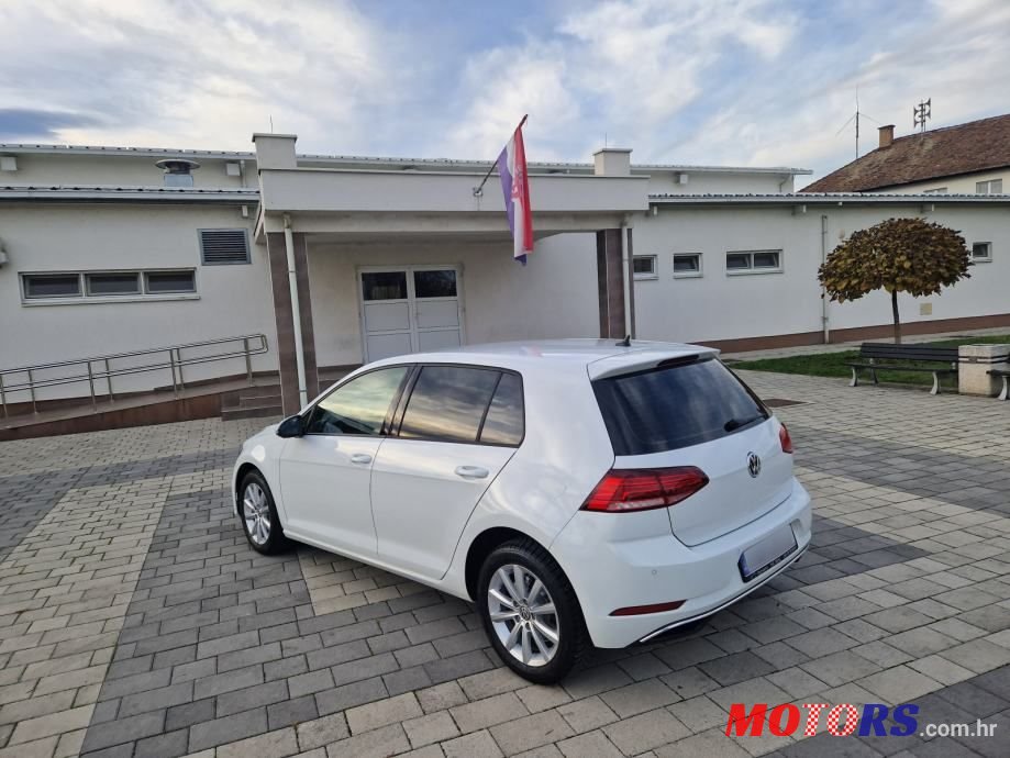 2020' Volkswagen Golf 7 1.6 Tdi photo #5