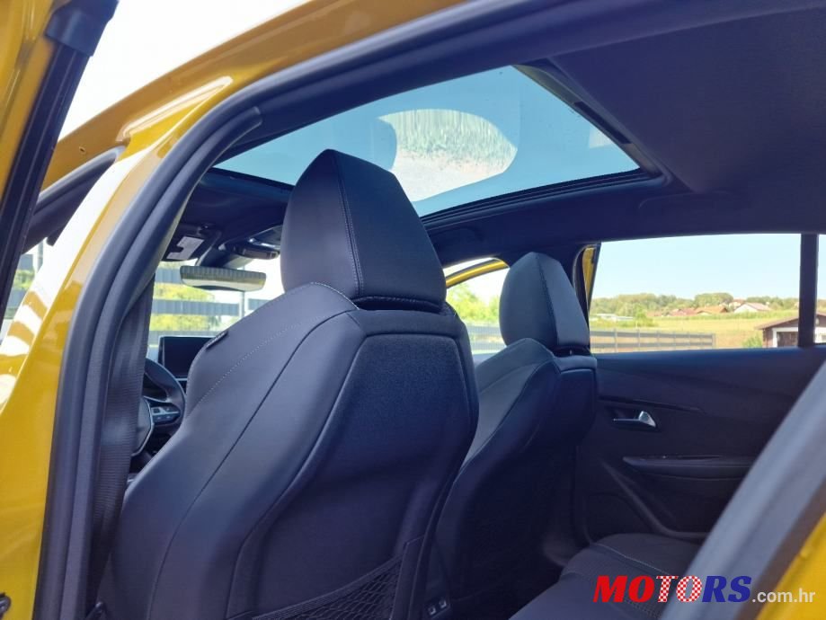 2022' Peugeot 208 E-208 photo #6