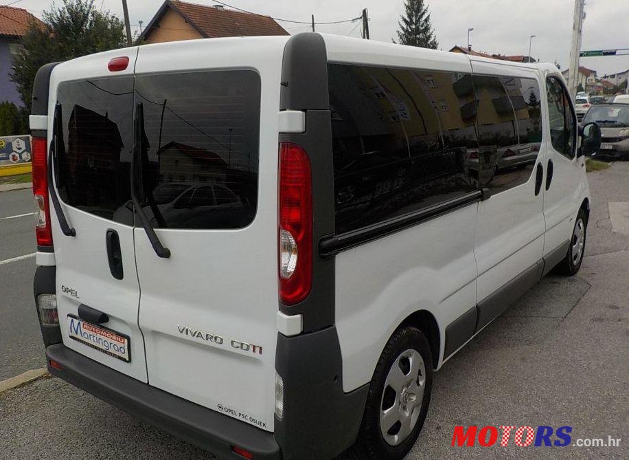 2013' Opel Vivaro photo #1