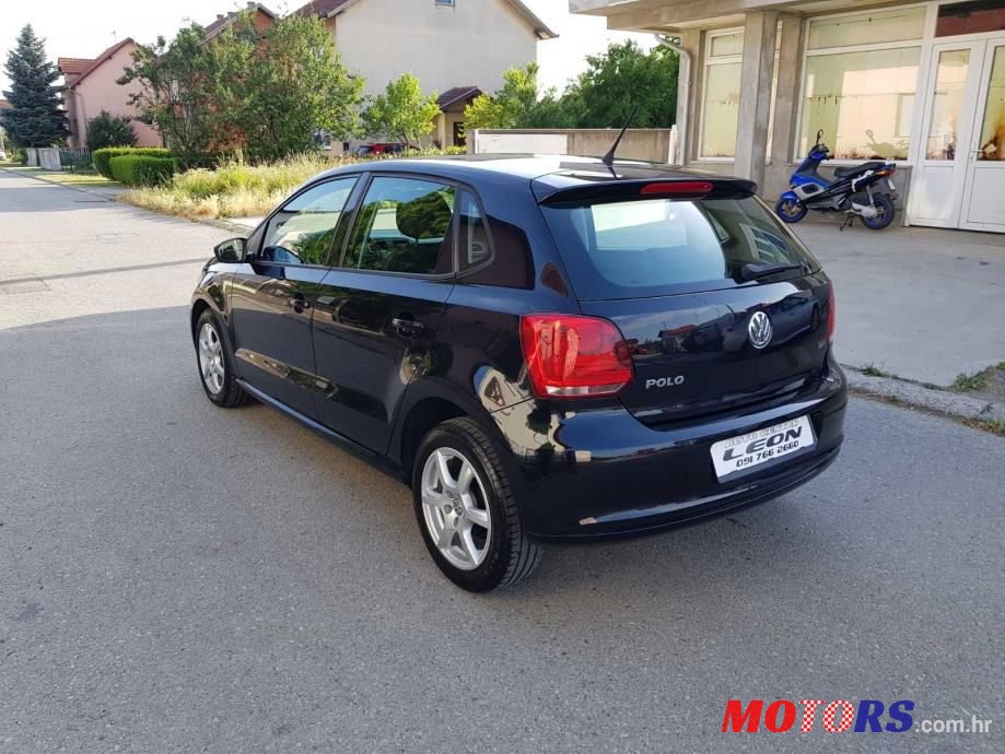 2011' Volkswagen Polo photo #5