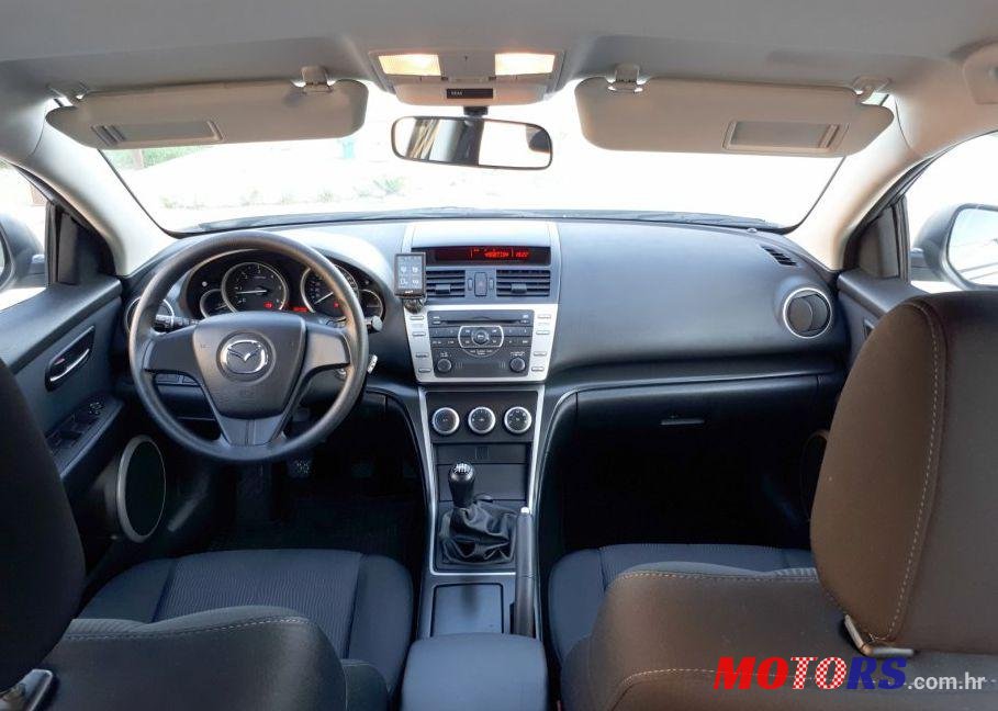 2009' Mazda 6 Sport Combi photo #2