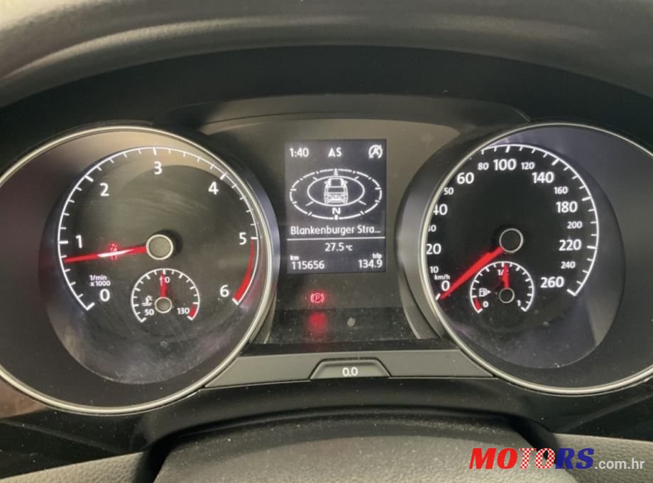 2015' Volkswagen Golf Sportsvan photo #6