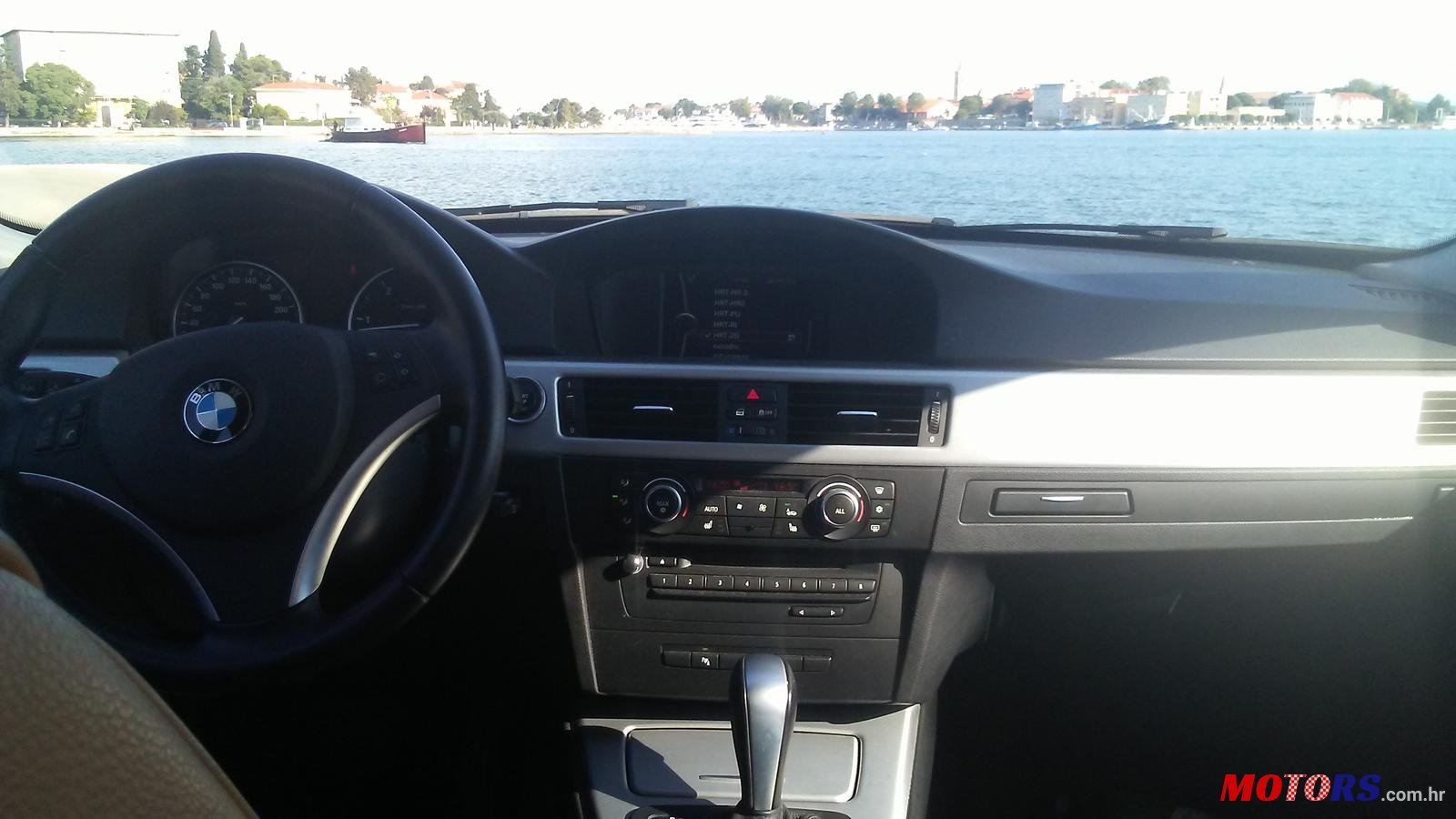 2012' BMW 3 Series Touring photo #1