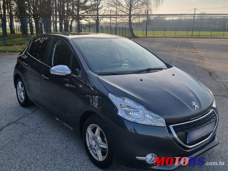 2015' Peugeot 208 1,2 Puretech photo #1