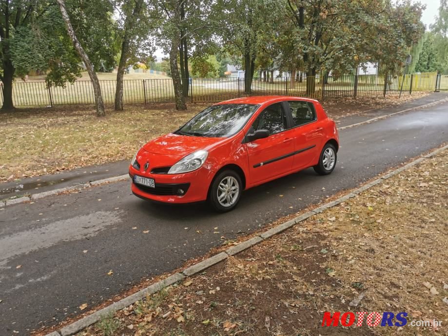 2008' Renault Clio 1,6 16V photo #1