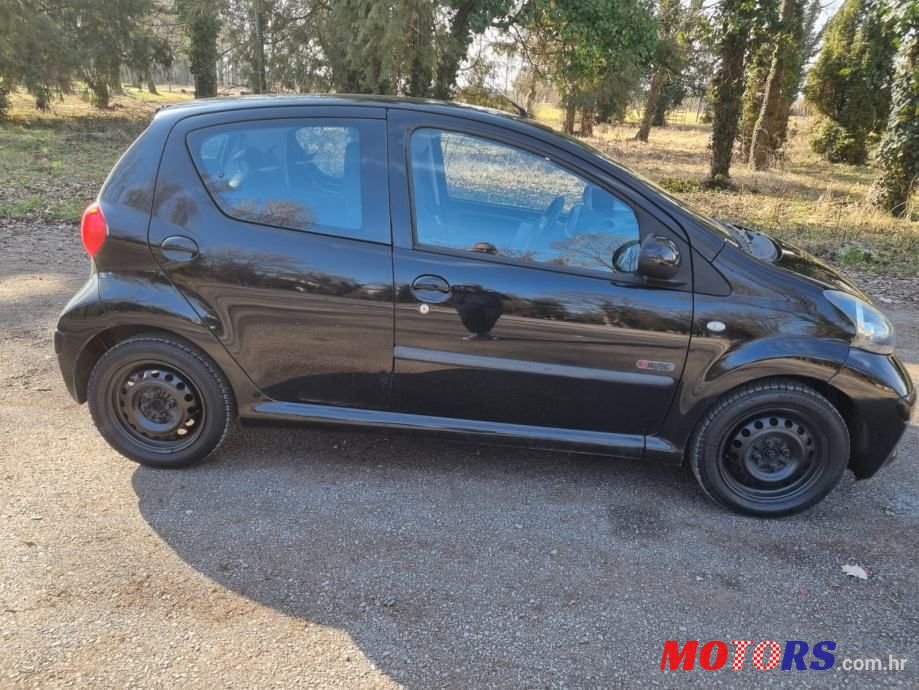 2006' Toyota Aygo 1,0 Vvt-I photo #6