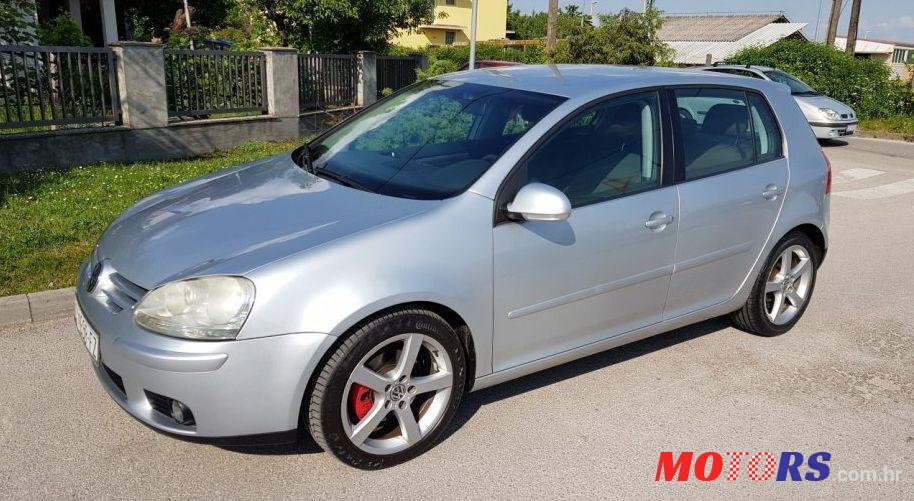 2004' Volkswagen Golf V 2,0 Tdi photo #2