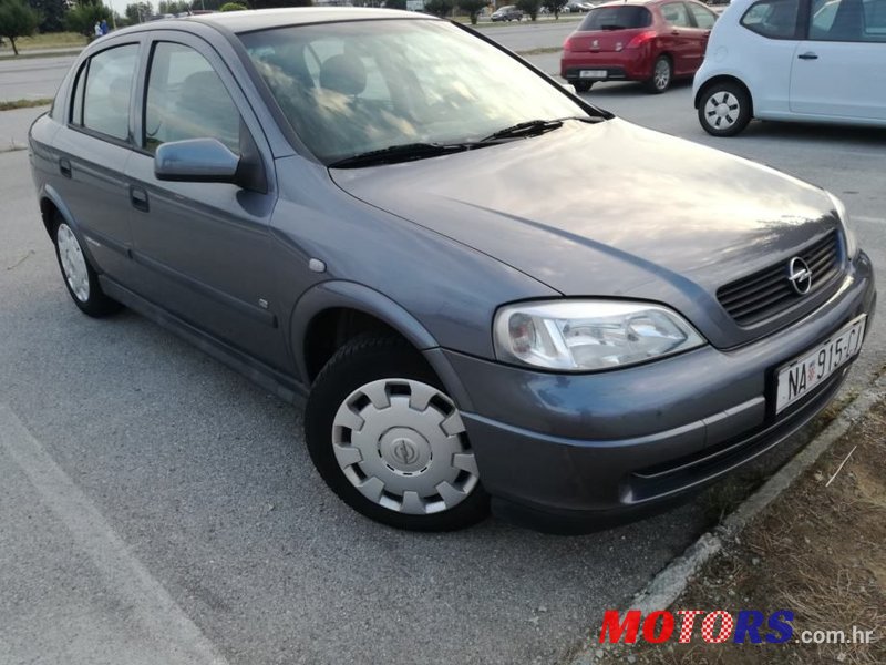 2006' Opel Astra photo #4