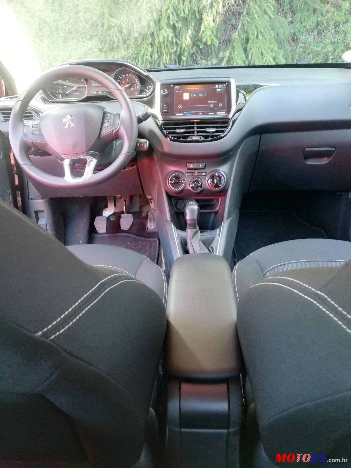 2017' Peugeot 208 photo #3