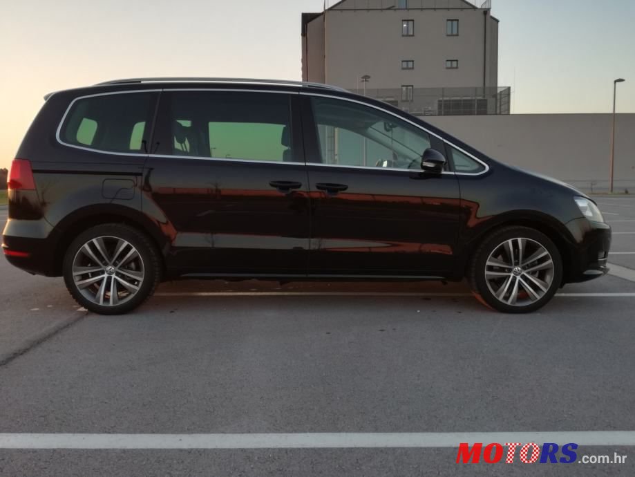 2015' Volkswagen Sharan photo #5