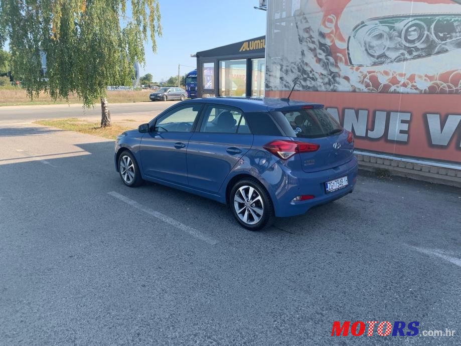 2017' Hyundai i20 photo #5