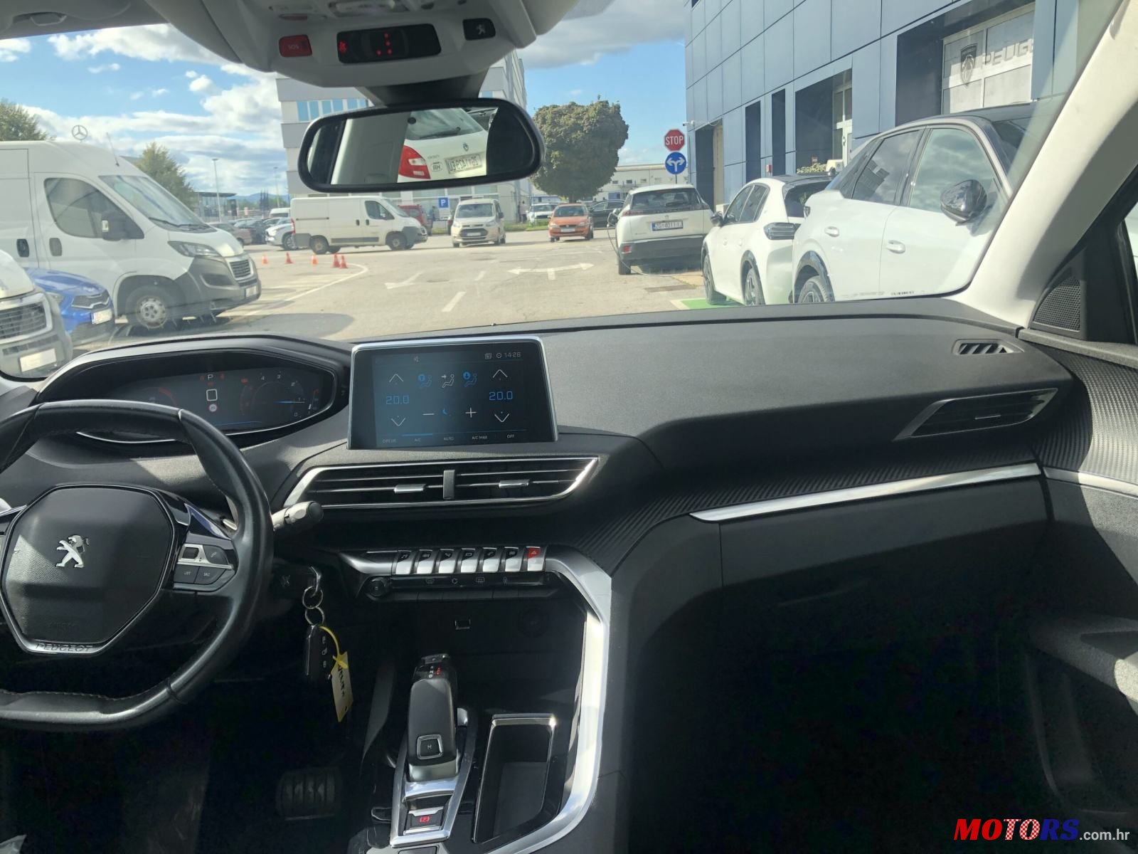 2018' Peugeot 3008 photo #5