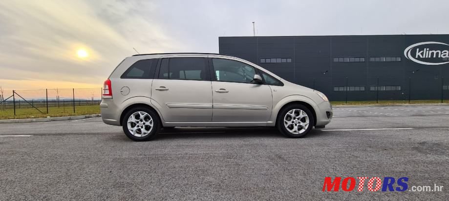 2008' Opel Zafira photo #4