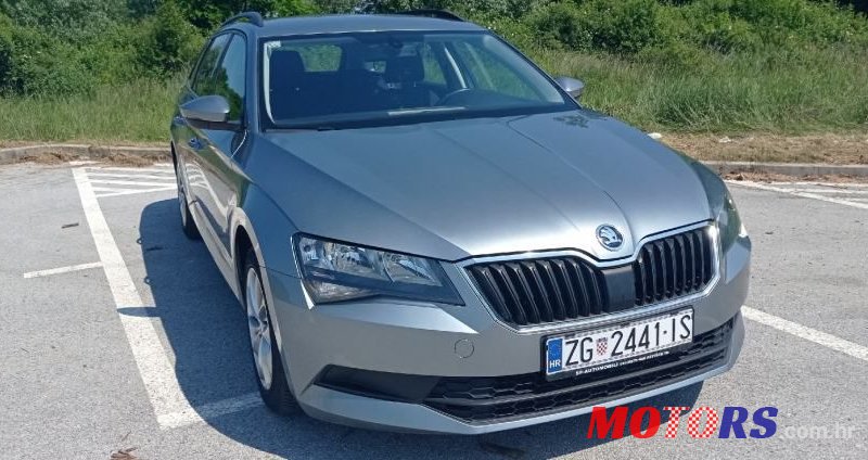 2016' Skoda Superb Combi photo #1