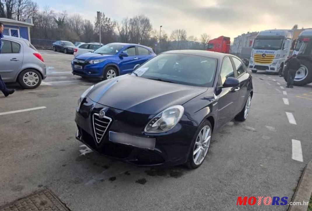 2012' Alfa Romeo Giulietta 2,0 photo #1