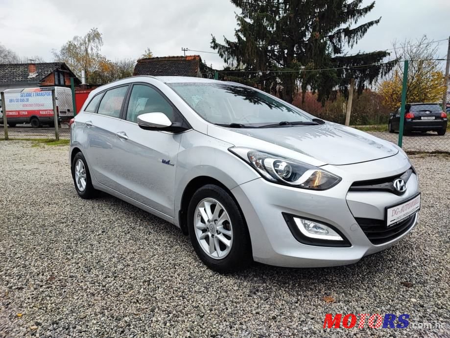 2015' Hyundai i30 Cw 1,6 Crdi photo #3