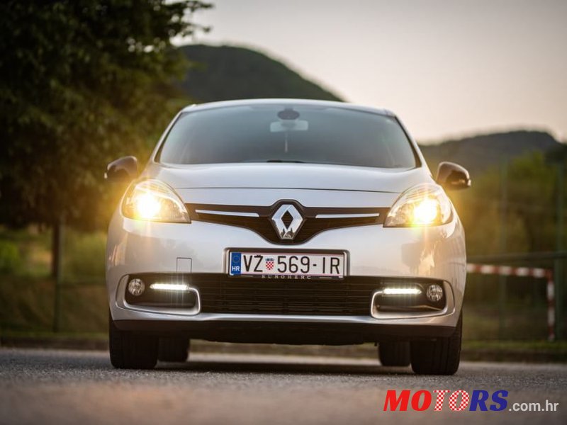 2015' Renault Megane Scenic Dci photo #1