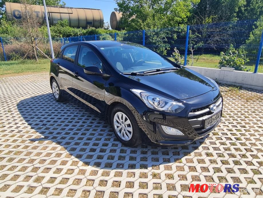 2017' Hyundai i30 photo #1