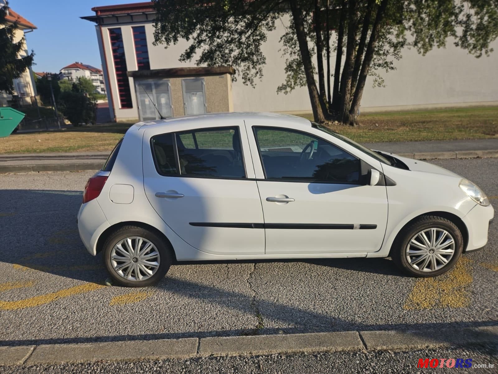 2008' Renault Clio 1,5 Dci photo #2
