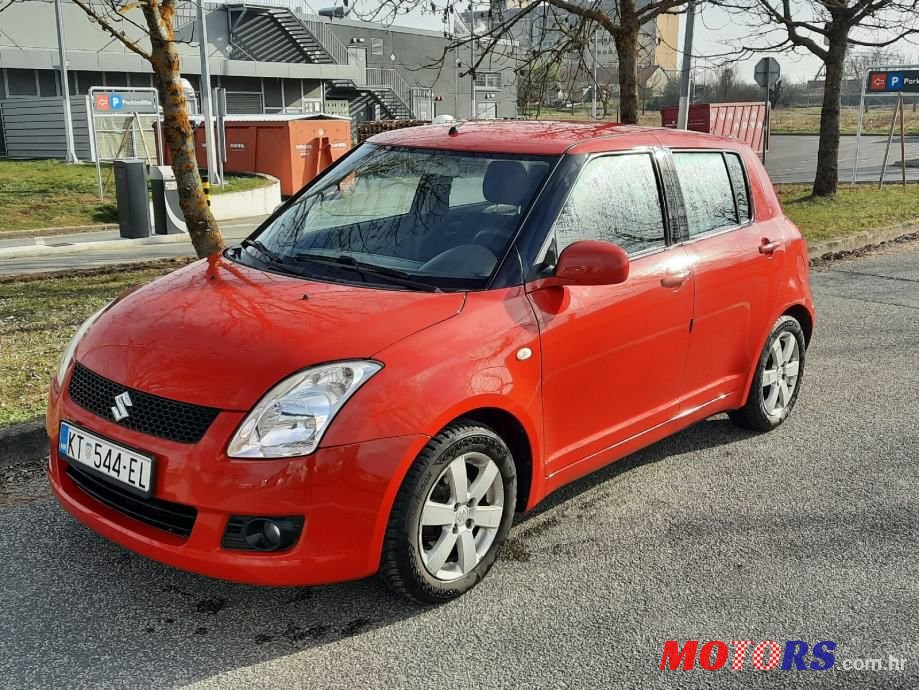 2010' Suzuki Swift 1,3 Glx photo #1