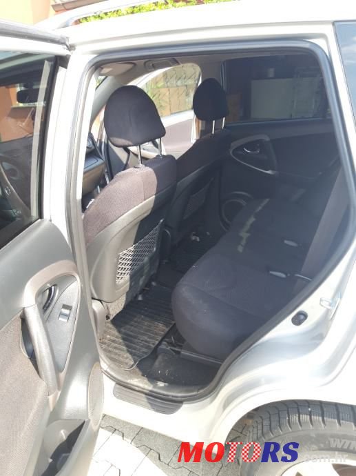 2010' Toyota RAV4 photo #4