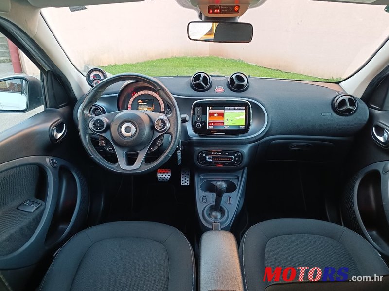 2019' Smart Forfour photo #3