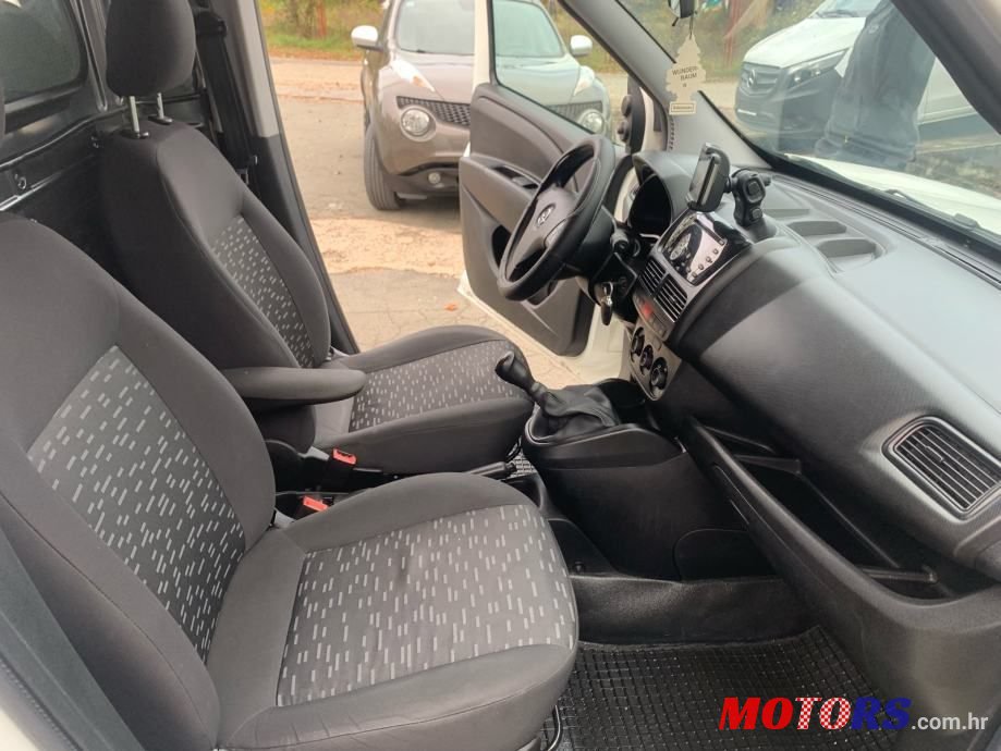 2015' Opel Combo photo #6