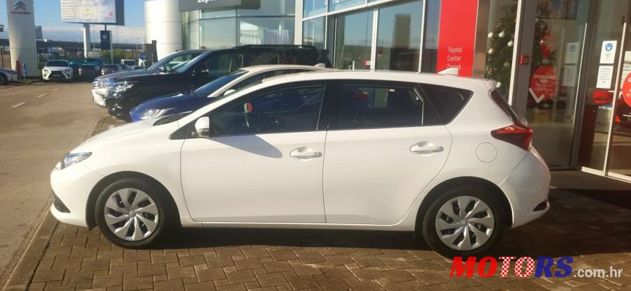 2016' Toyota Auris 1.6 D4D photo #1