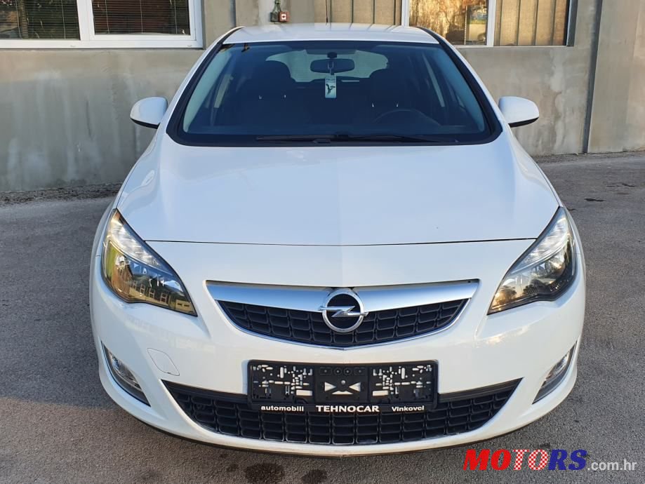 2011' Opel Astra 1,7 Cdti photo #2