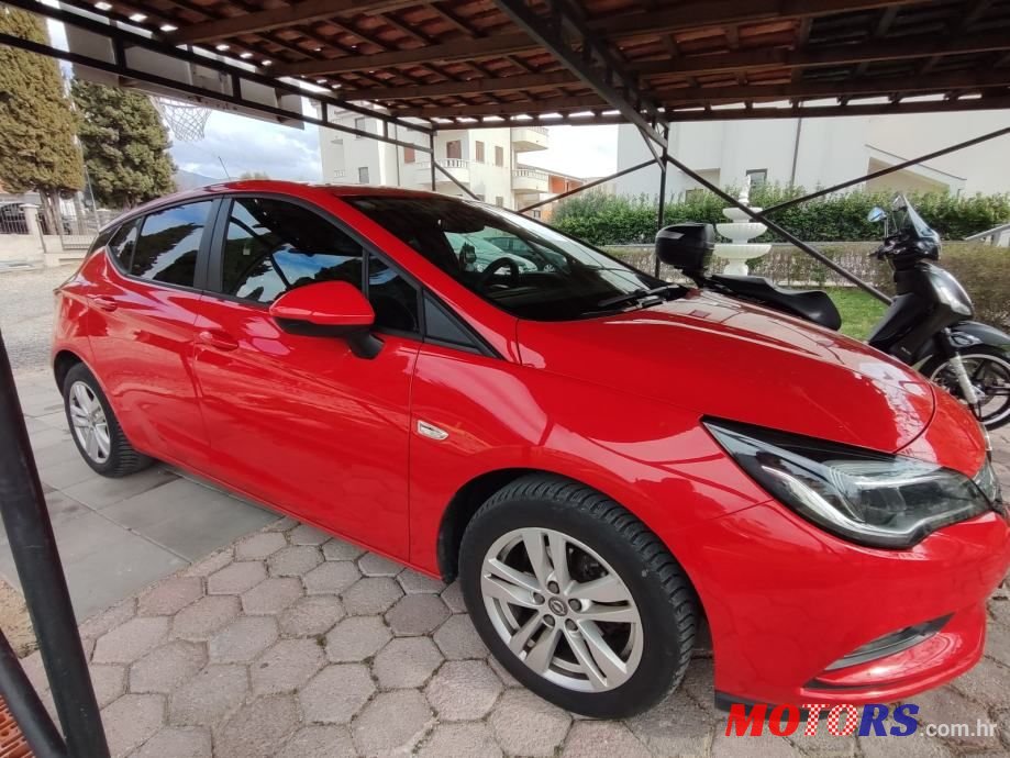 2019' Opel Astra 1,4 Turbo photo #1