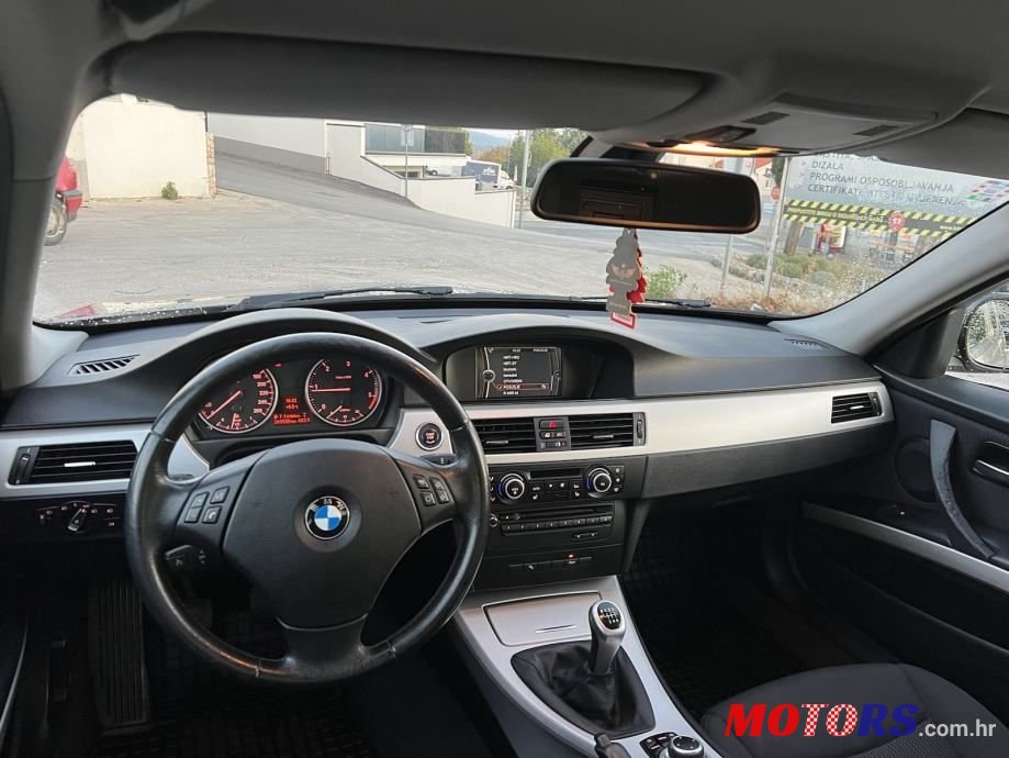 2010' BMW Serija 3 318D photo #4