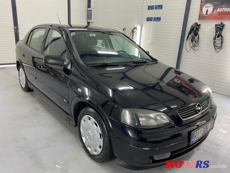 2004' Opel Astra 1,4 Sport photo #2