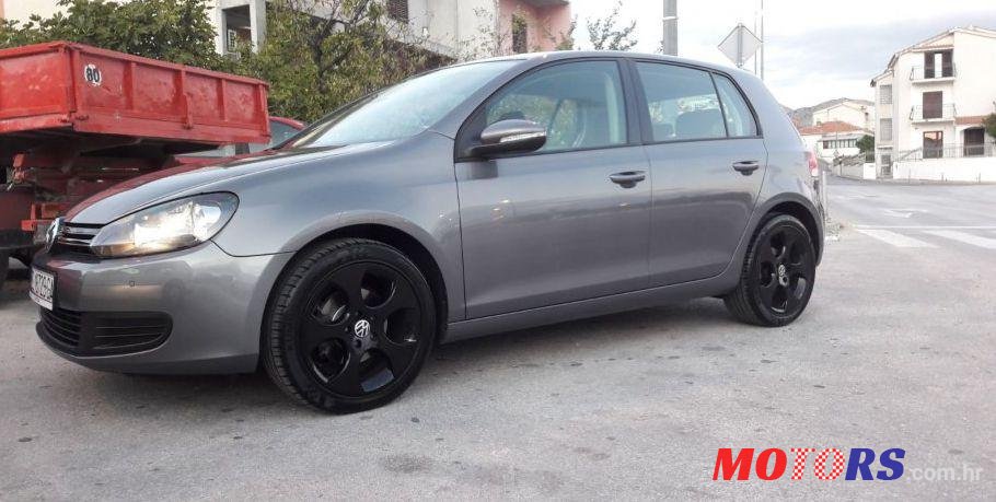 2010' Volkswagen Golf VI 1,6 Tdi photo #1