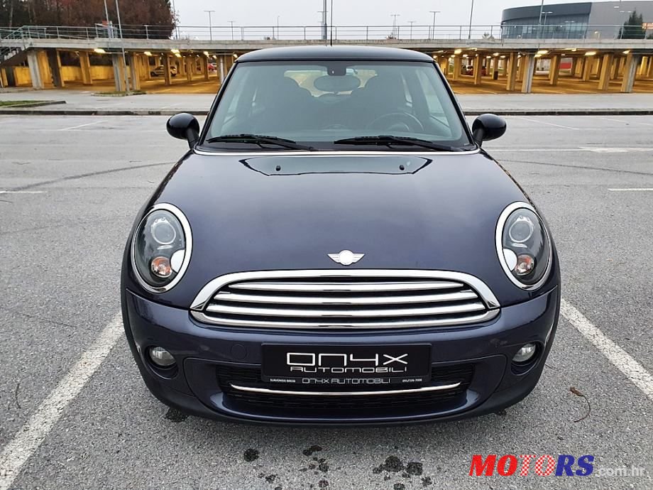 2012' MINI Cooper D photo #1